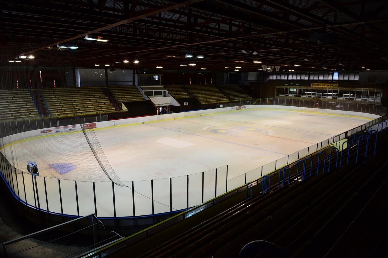 Sporthotel Zimni Stadion Benesov Benesov  Zewnętrze zdjęcie